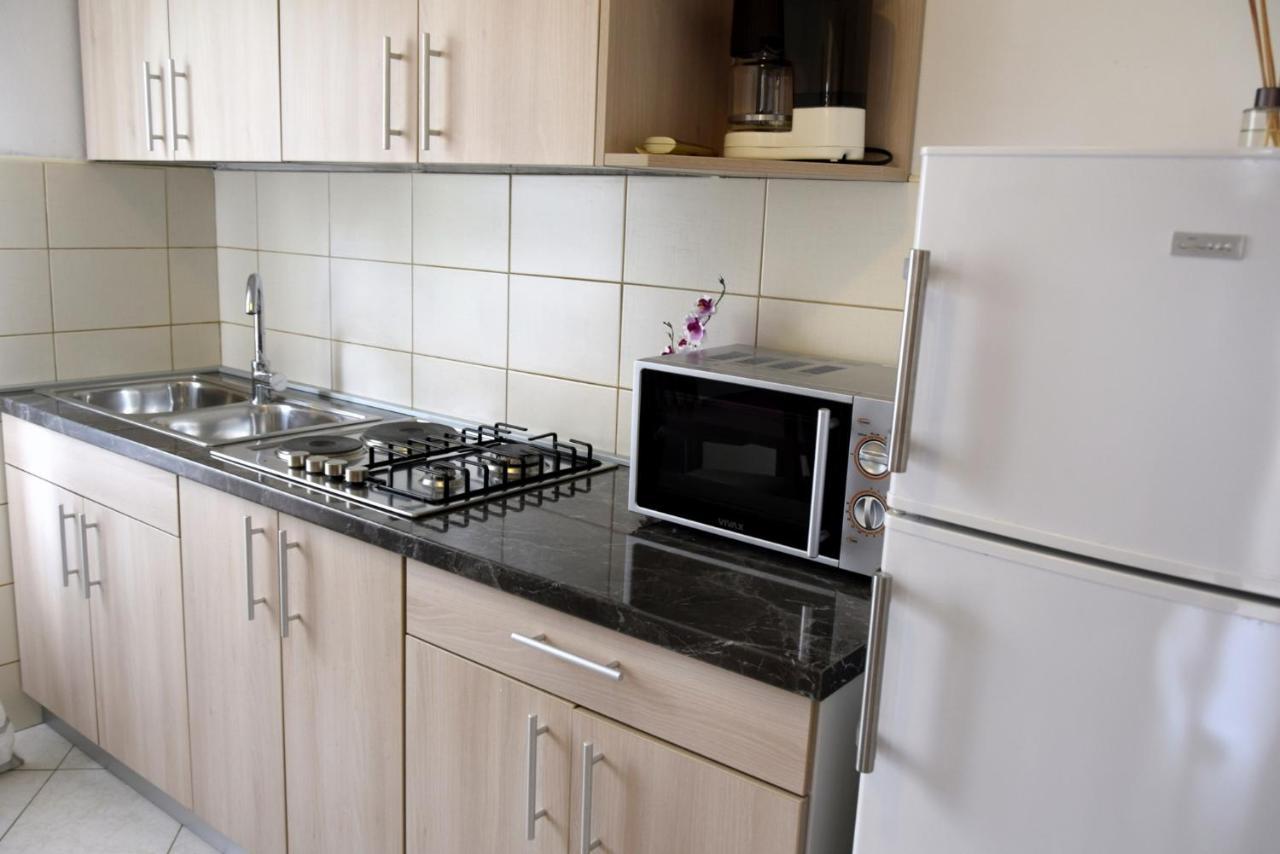James Bond Apartments Palit Екстер'єр фото