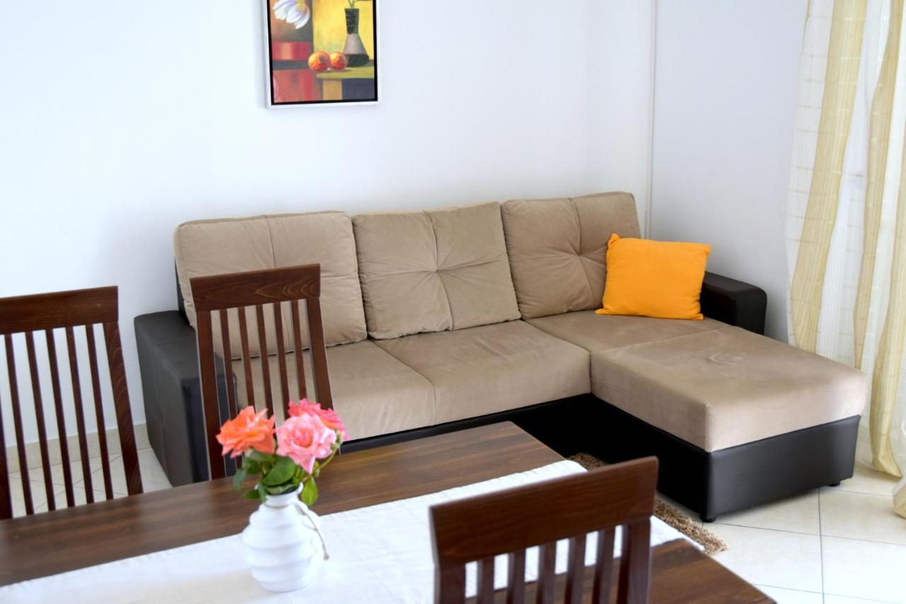 James Bond Apartments Palit Екстер'єр фото