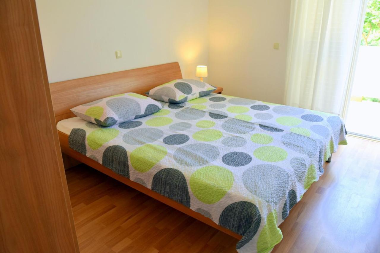 James Bond Apartments Palit Екстер'єр фото