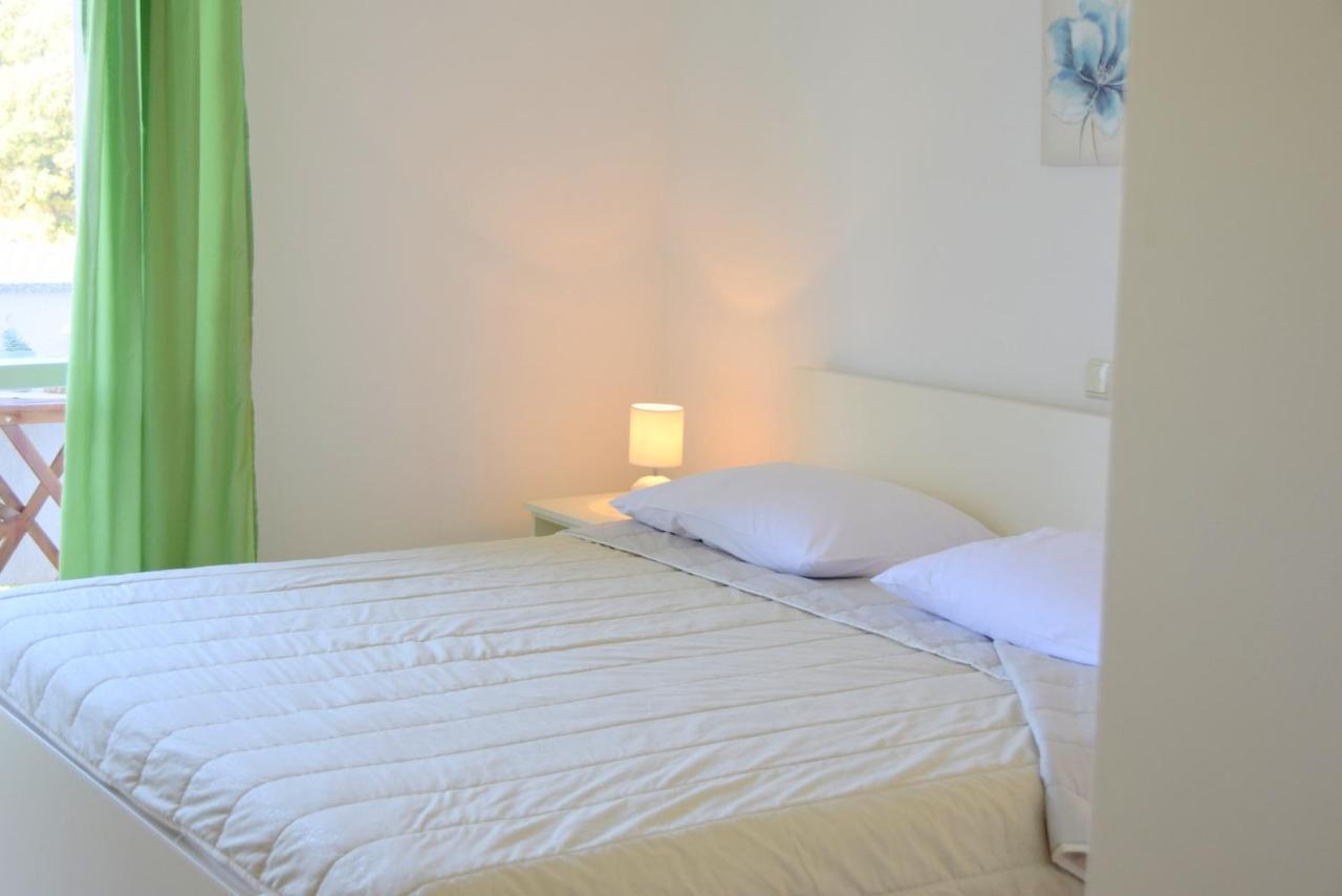 James Bond Apartments Palit Екстер'єр фото